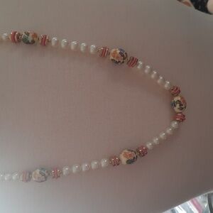 Pearl and flower bead necklace